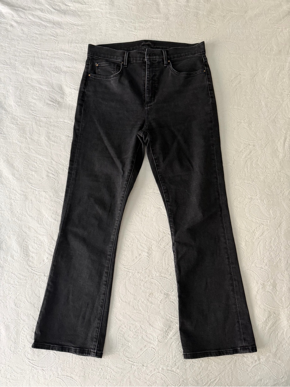 Ann Taylor Black Ankle Crop Straight Jeans